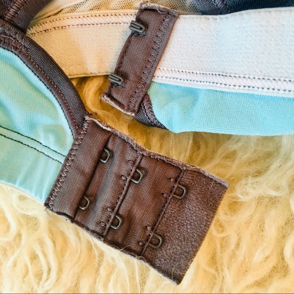 NWoT Medium Support Keyhole Racerback Sports Bra - Picture 3 of 4